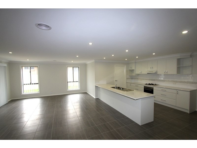 11 McGuire Drive, Goulburn NSW 2580