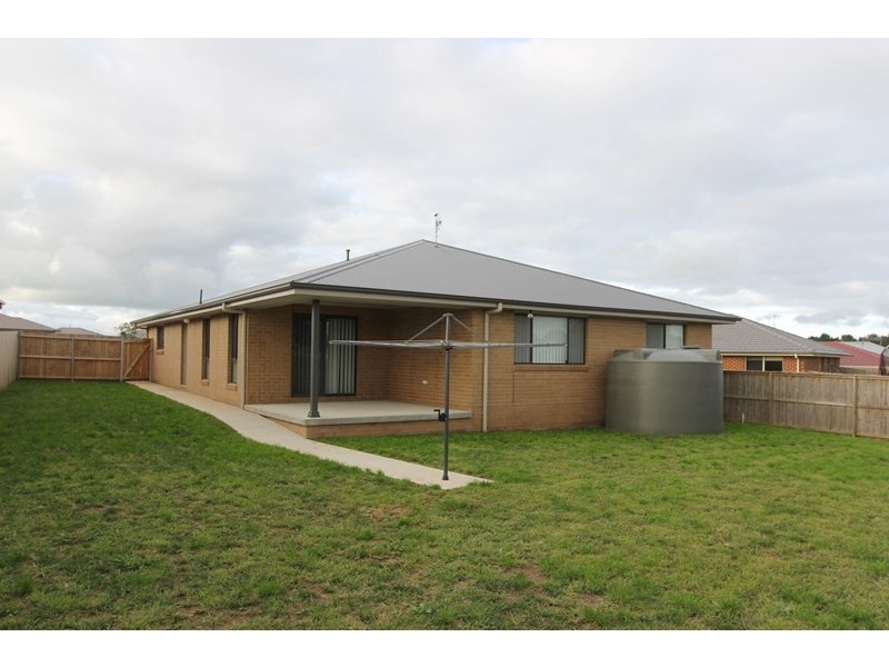 11 McGuire Drive, Goulburn NSW 2580