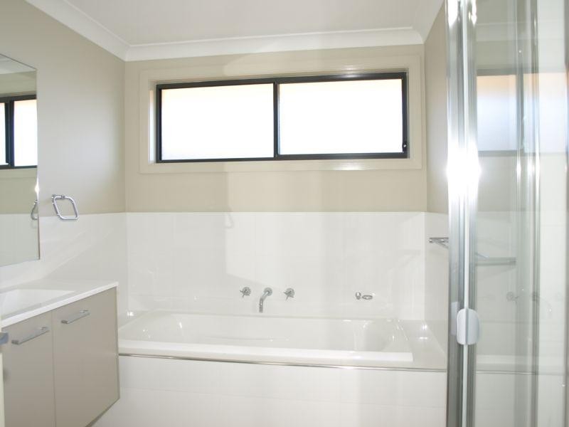 20 Mewburn Drive, Goulburn NSW 2580