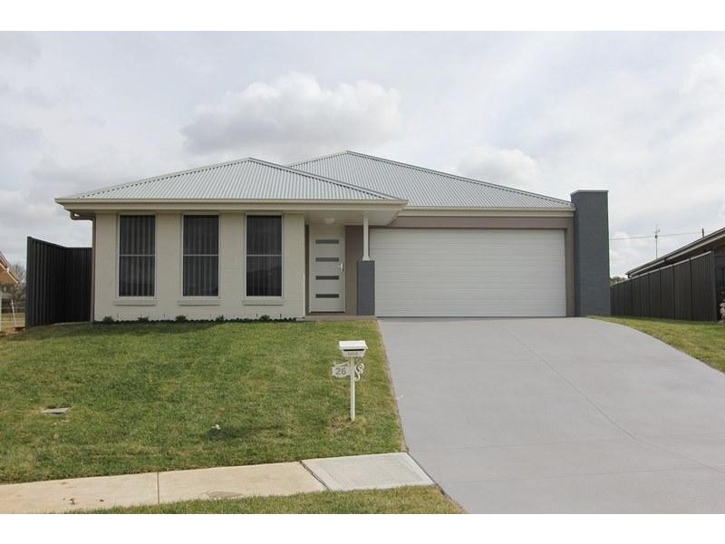 26 Mewburn Drive, Goulburn NSW 2580