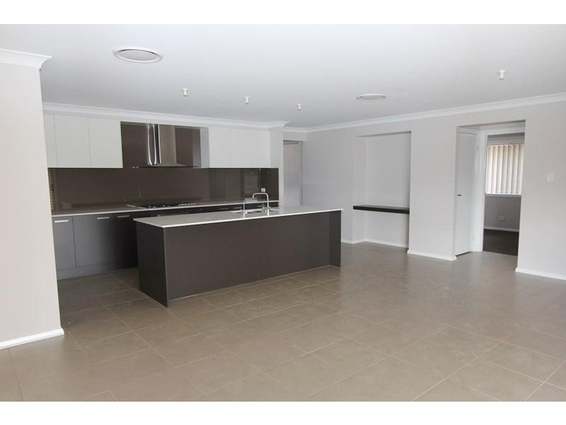 26 Mewburn Drive, Goulburn NSW 2580