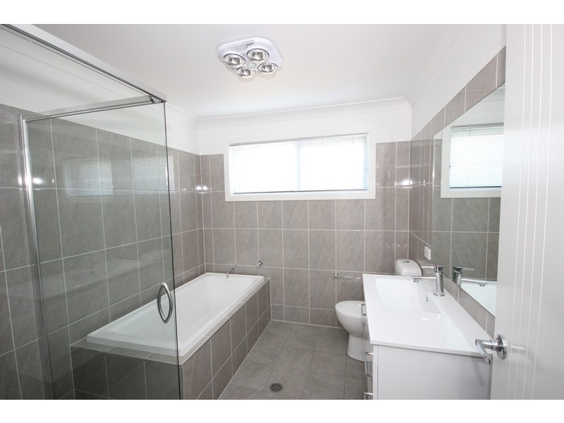 36 Barry Crescent, Goulburn NSW 2580