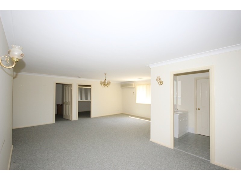 12 Amber Court, Goulburn NSW 2580