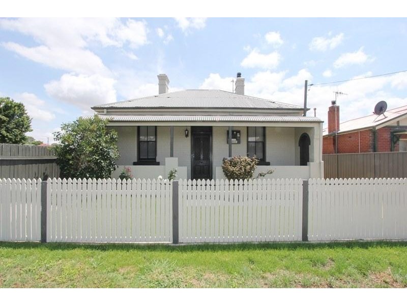 11 Cooma Avenue, Goulburn NSW 2580