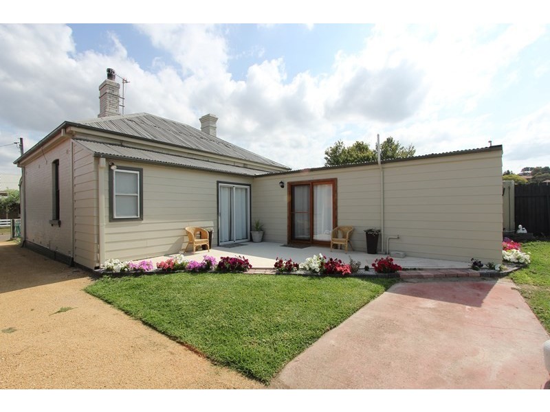 11 Cooma Avenue, Goulburn NSW 2580