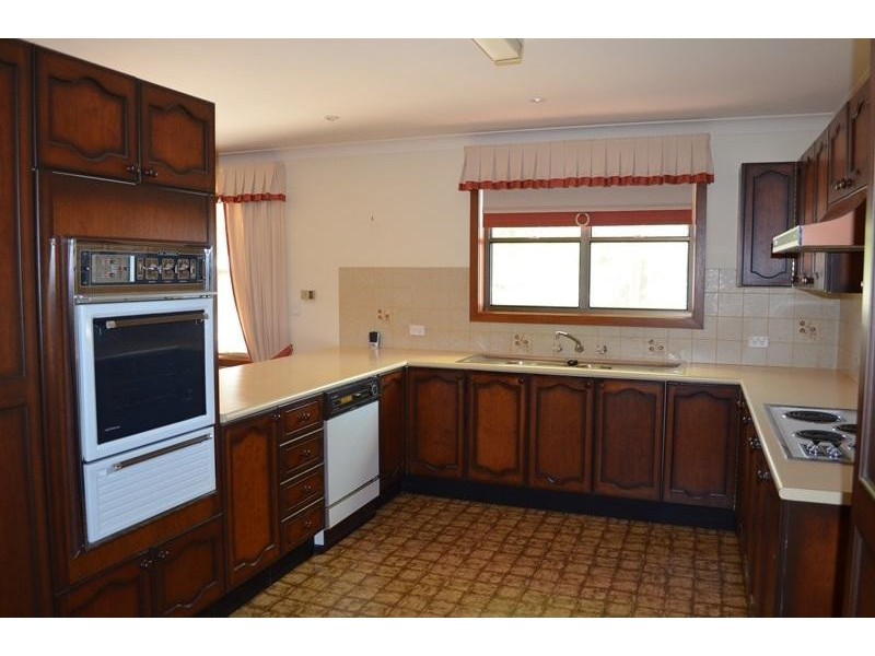 76 Cathcart Street, Goulburn NSW 2580