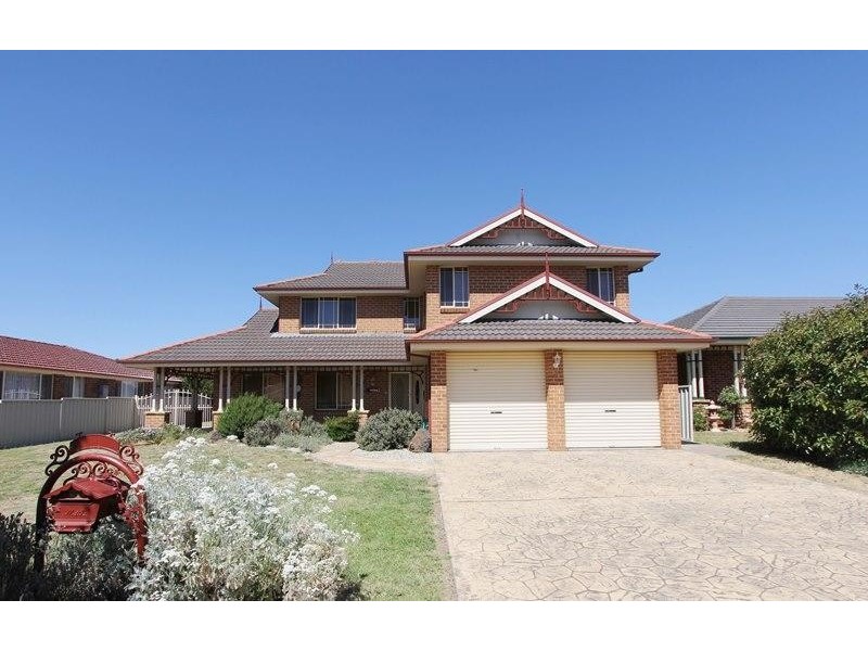 13 Constantina Circuit, Goulburn NSW 2580