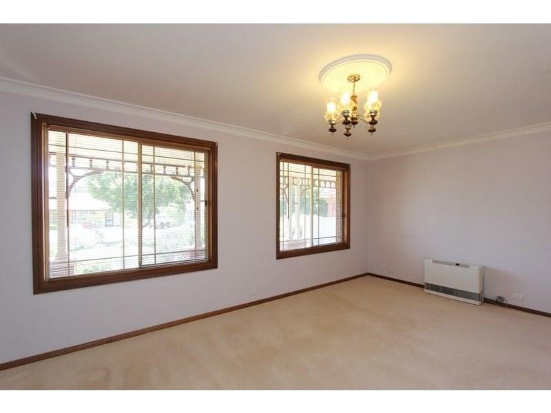 13 Constantina Circuit, Goulburn NSW 2580