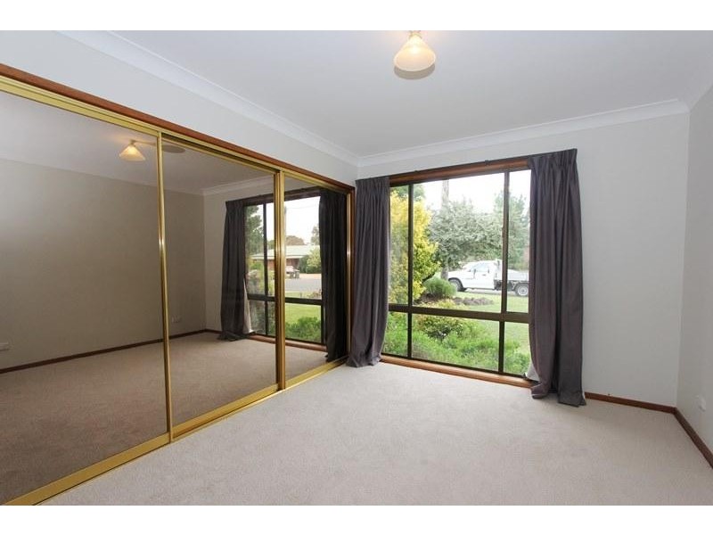 15 Gallaher Place, Goulburn NSW 2580