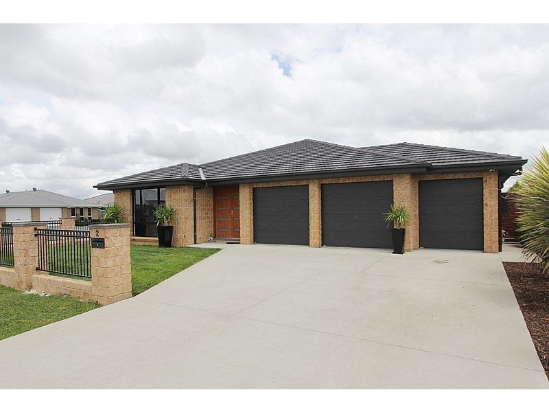 2 Benjamin Place, Goulburn NSW 2580