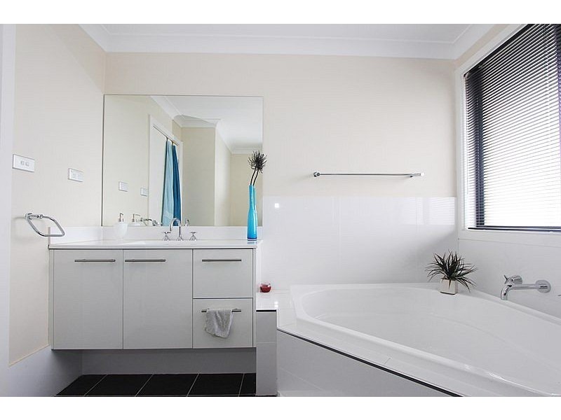 2 Benjamin Place, Goulburn NSW 2580