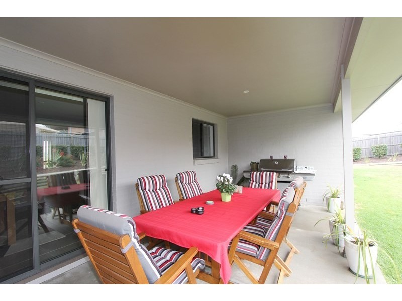 8 Barry Crescent, Goulburn NSW 2580