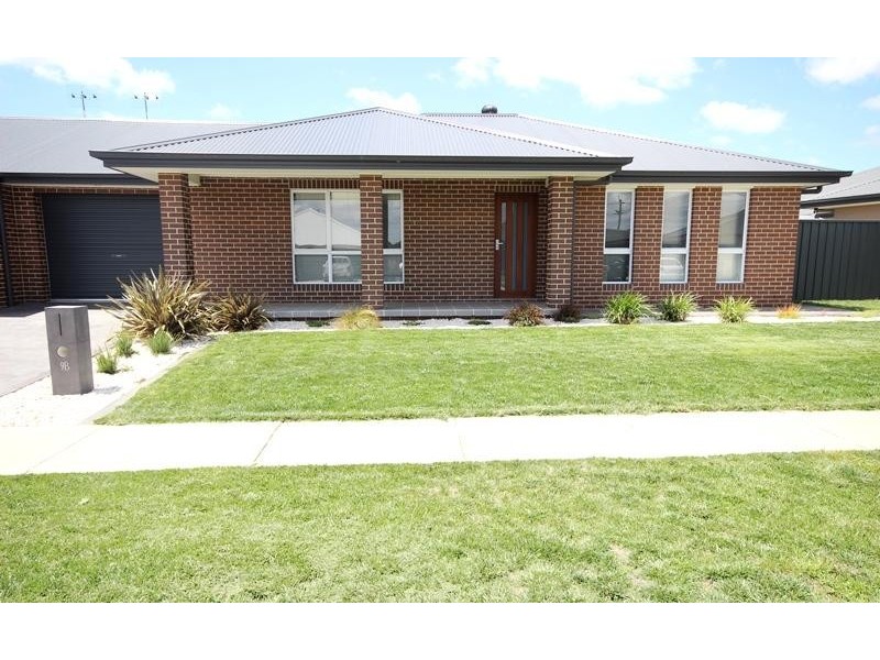 9B Mewburn Drive, Goulburn NSW 2580