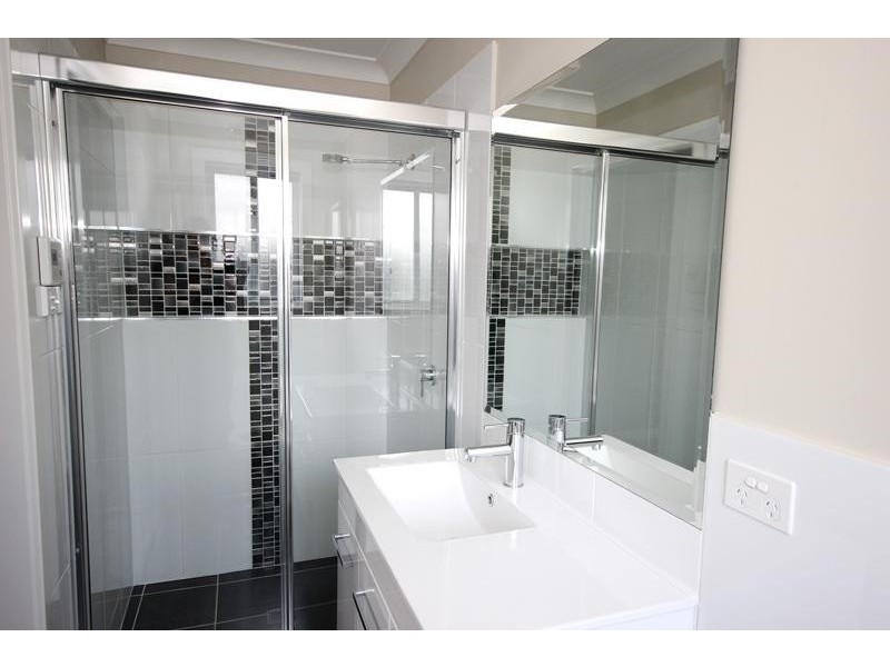 9B Mewburn Drive, Goulburn NSW 2580