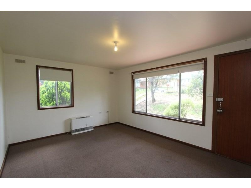 36 Yarrowlow Street, Goulburn NSW 2580