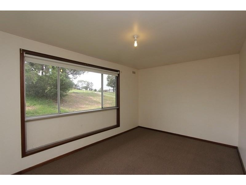 36 Yarrowlow Street, Goulburn NSW 2580