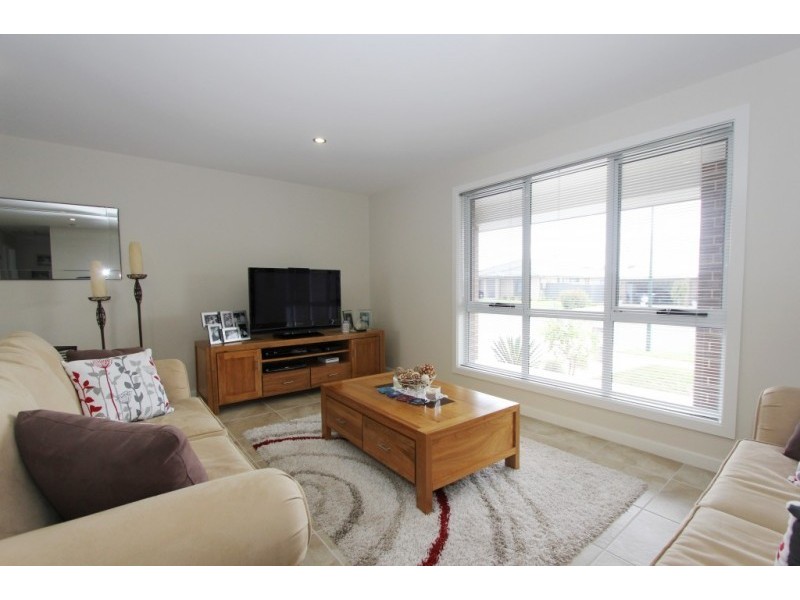 9a Mewburn Drive, Goulburn NSW 2580