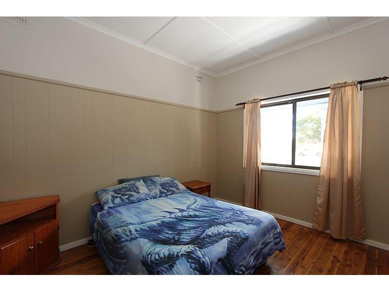 141 Clinton Street, Goulburn NSW 2580