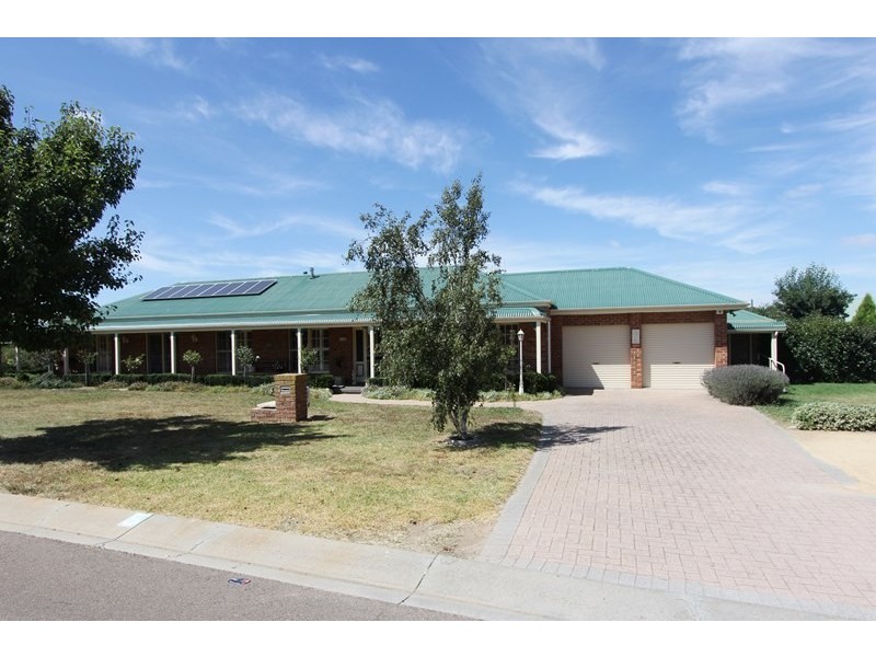 6 Mary Martin Drive, Goulburn NSW 2580