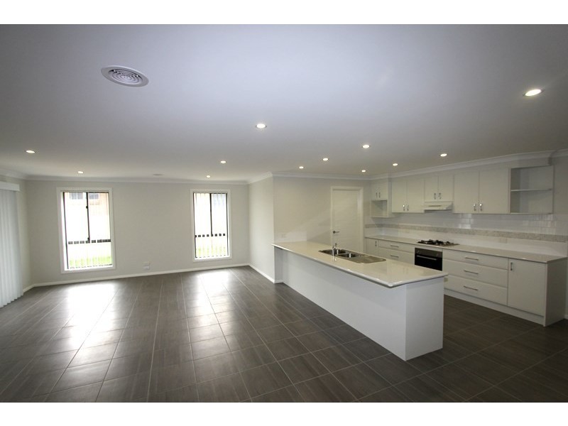 11 McGuire Drive, Goulburn NSW 2580