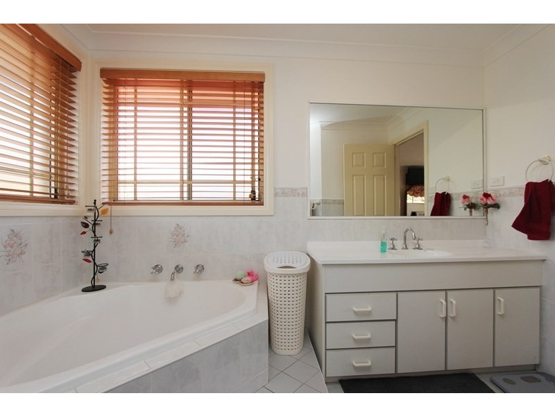 10 Paton Place, Goulburn NSW 2580