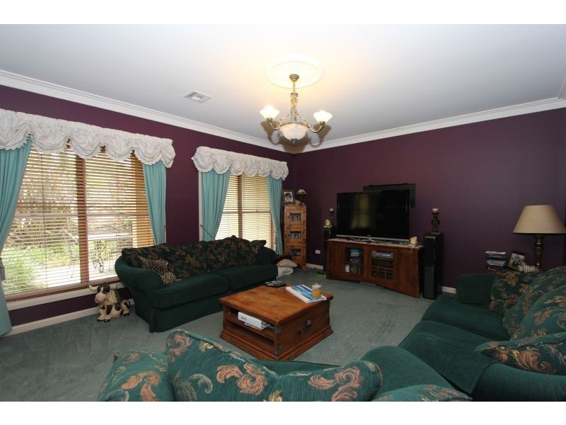 7 Nicole Place, Goulburn NSW 2580