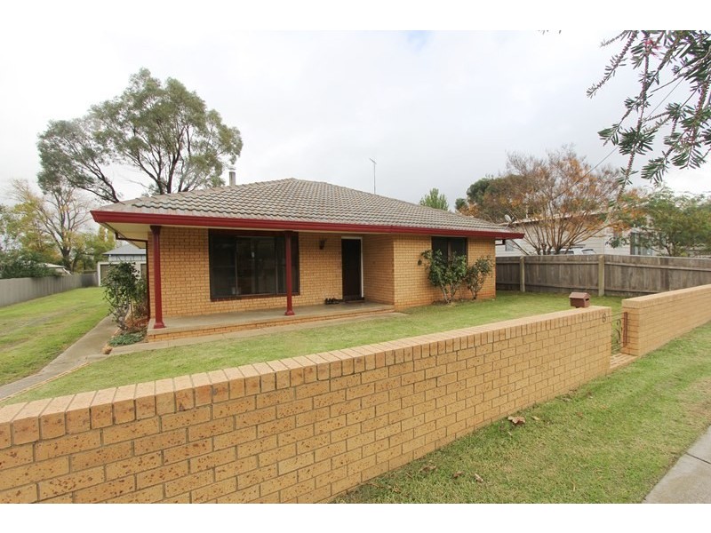 8 Walker Street, Goulburn NSW 2580