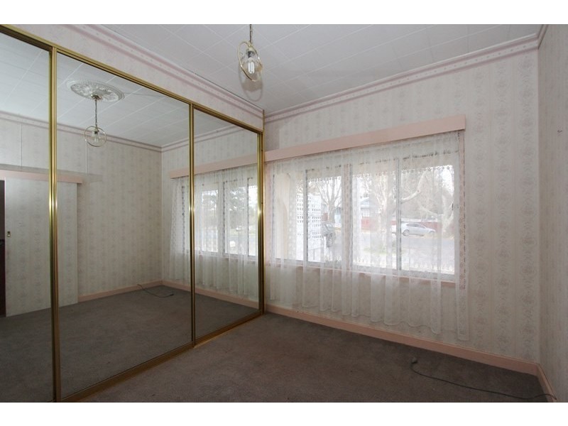 8 Bradley Street, Goulburn NSW 2580