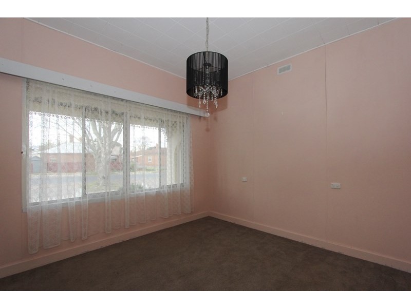 8 Bradley Street, Goulburn NSW 2580