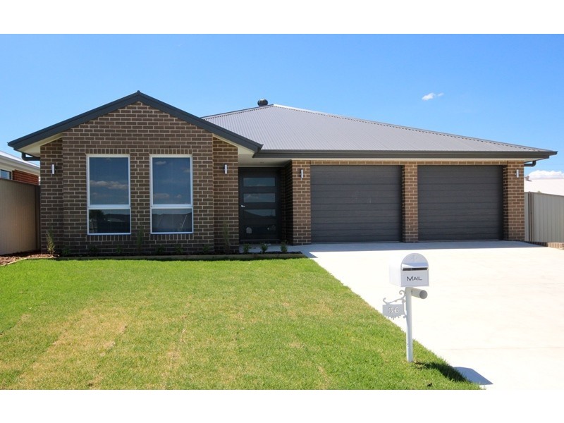 36 Barry Crescent, Goulburn NSW 2580
