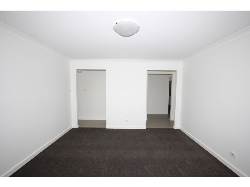 36 Barry Crescent, Goulburn NSW 2580