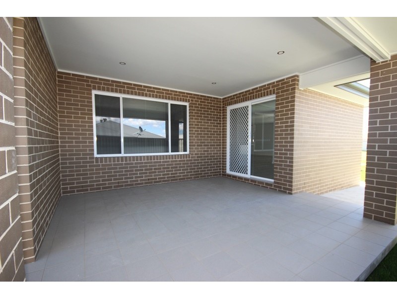 36 Barry Crescent, Goulburn NSW 2580