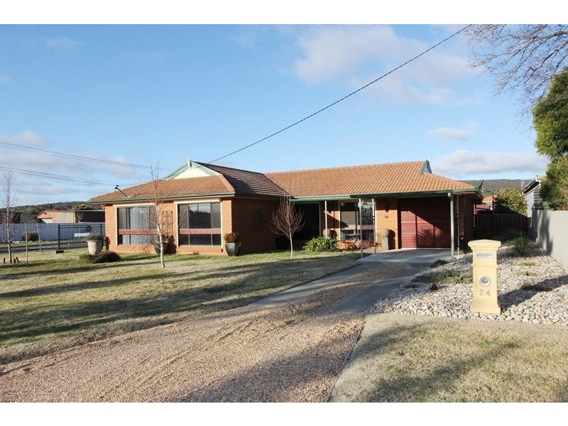 24 Long Street, Goulburn NSW 2580