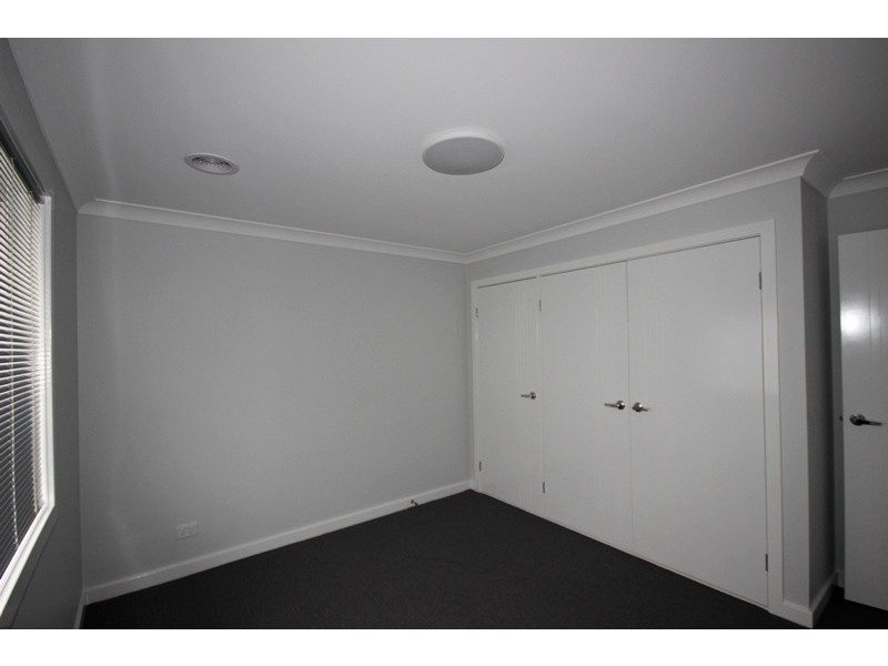 2/4 Redman Circuit, Goulburn NSW 2580