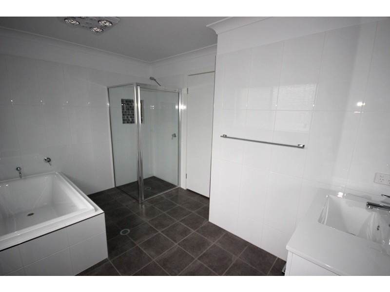 2/4 Redman Circuit, Goulburn NSW 2580