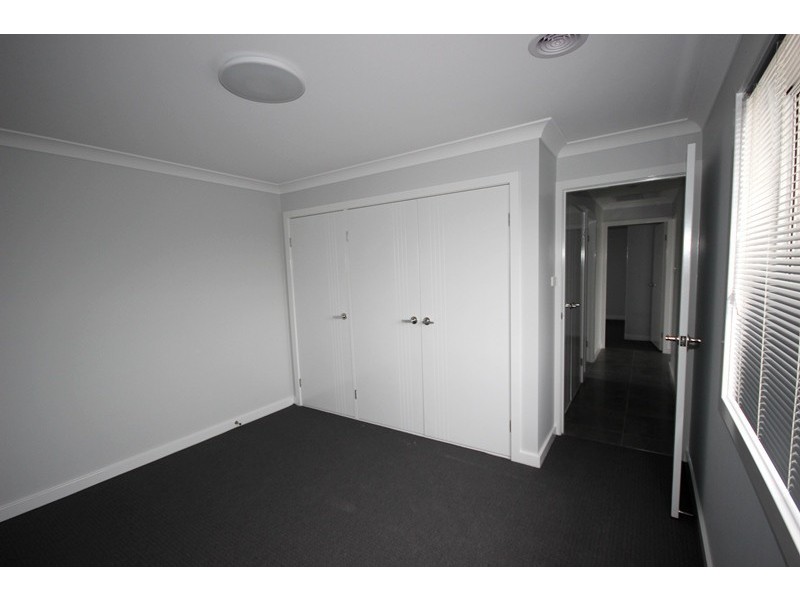 2/4 Redman Circuit, Goulburn NSW 2580