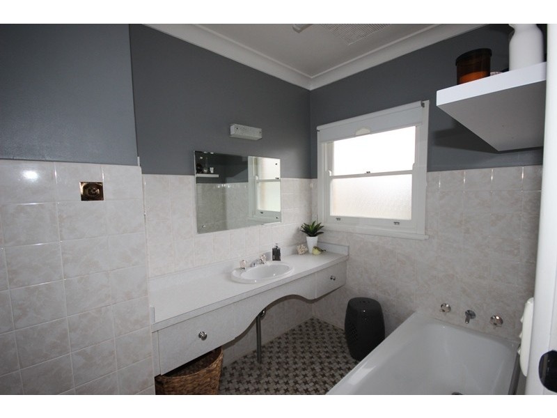 80 Cathcart Street, Goulburn NSW 2580