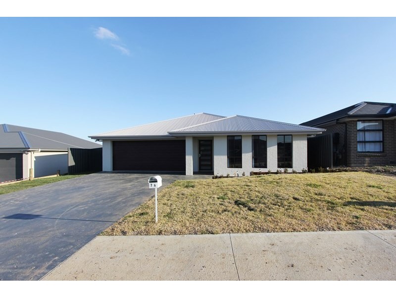 76 Mewburn Drive, Goulburn NSW 2580