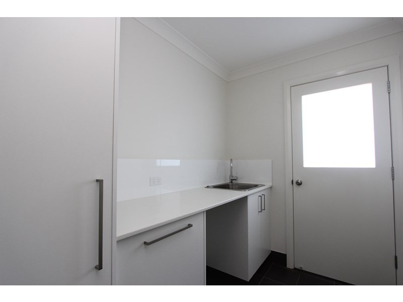 76 Mewburn Drive, Goulburn NSW 2580