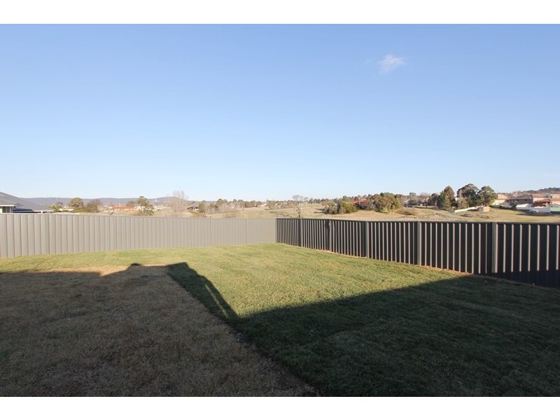 76 Mewburn Drive, Goulburn NSW 2580