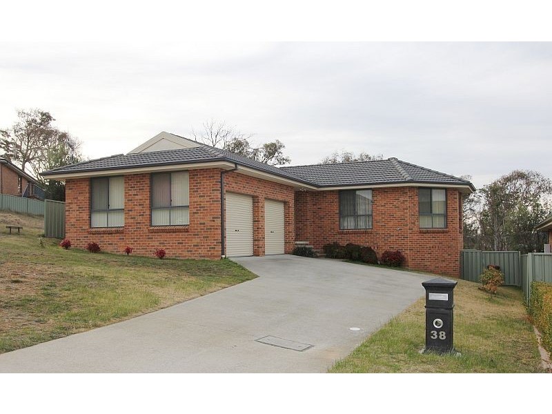 38 Ivy Lea Place, Goulburn NSW 2580
