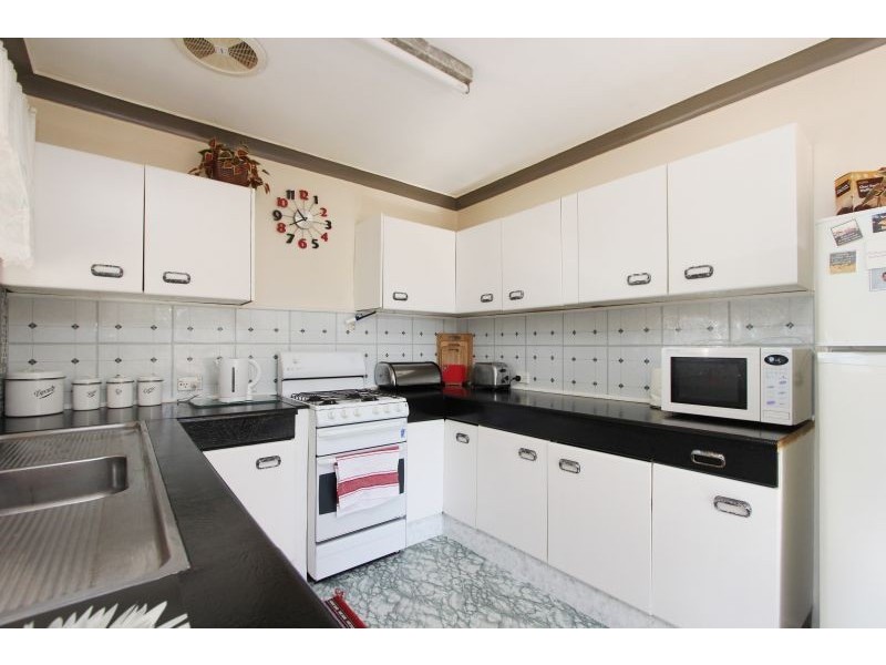 13 Emmerson Street, Goulburn NSW 2580