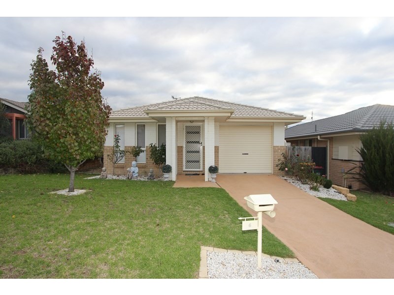 6 Spadacini Place, Goulburn NSW 2580