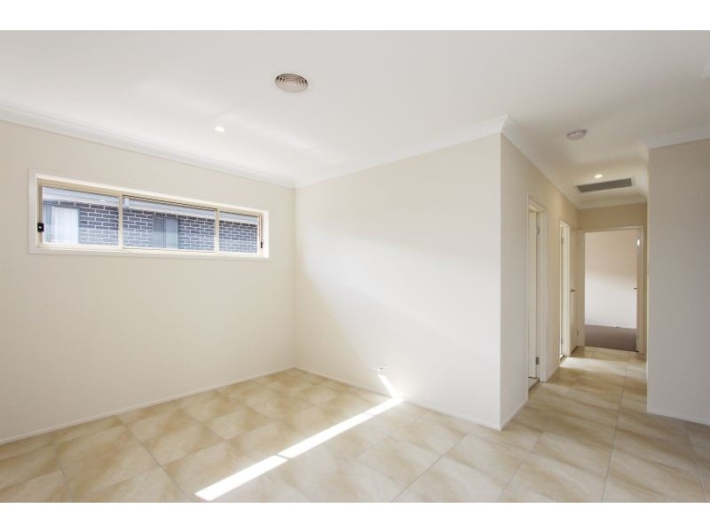 70 Mewburn Drive, Goulburn NSW 2580