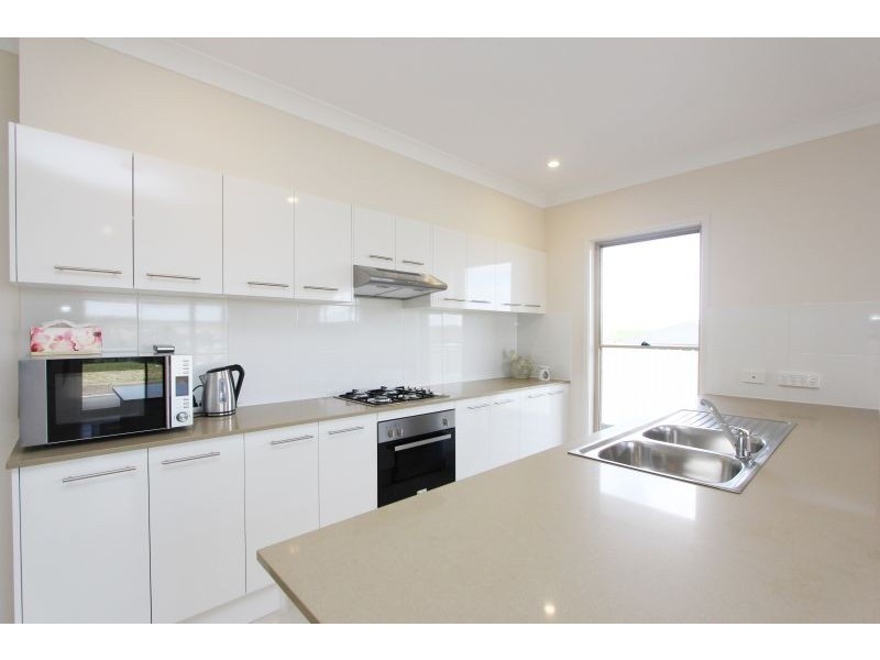 70 Mewburn Drive, Goulburn NSW 2580