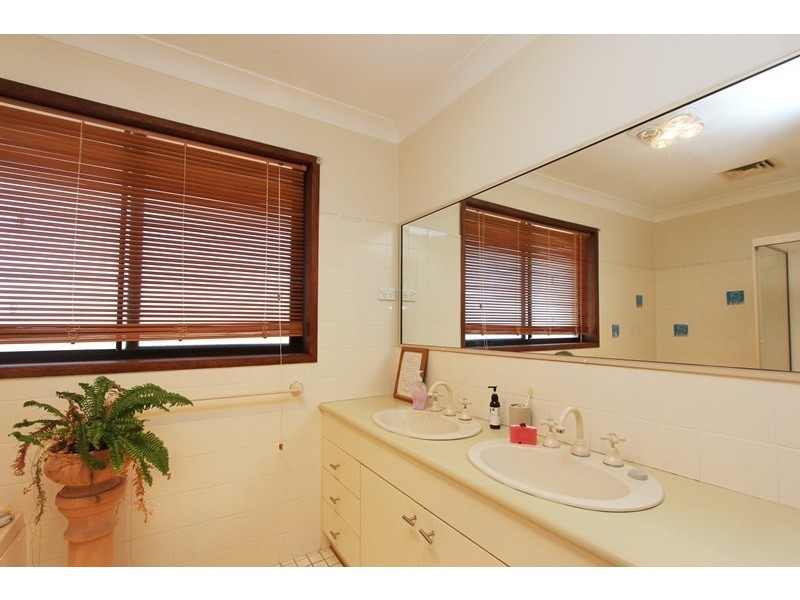 11 Chantilly Court, Goulburn NSW 2580