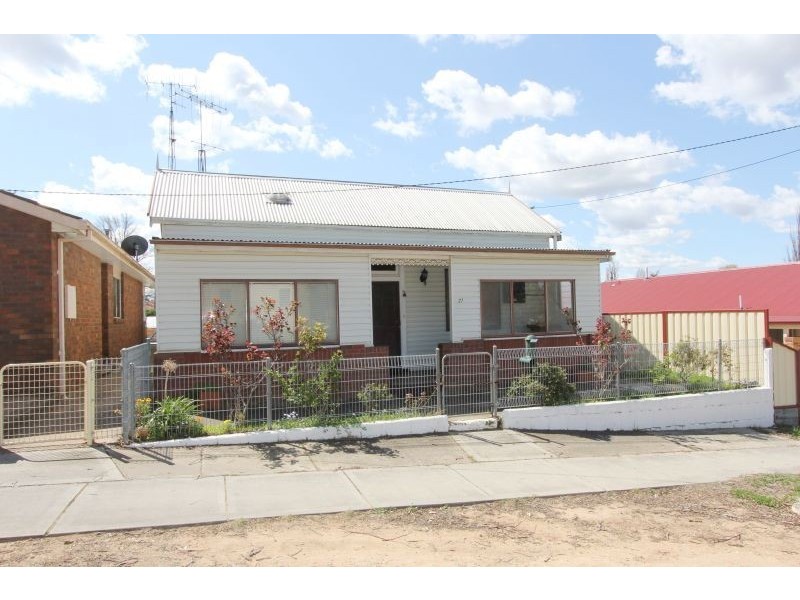 27 Addison Street, Goulburn NSW 2580