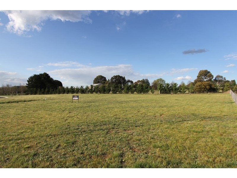 4 Waterfront Place, Goulburn NSW 2580