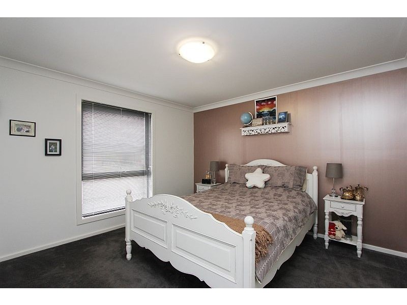 2 Hazelwood Place, Goulburn NSW 2580