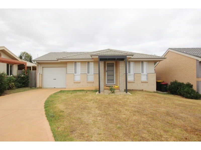 9 Spadacini Place, Goulburn NSW 2580